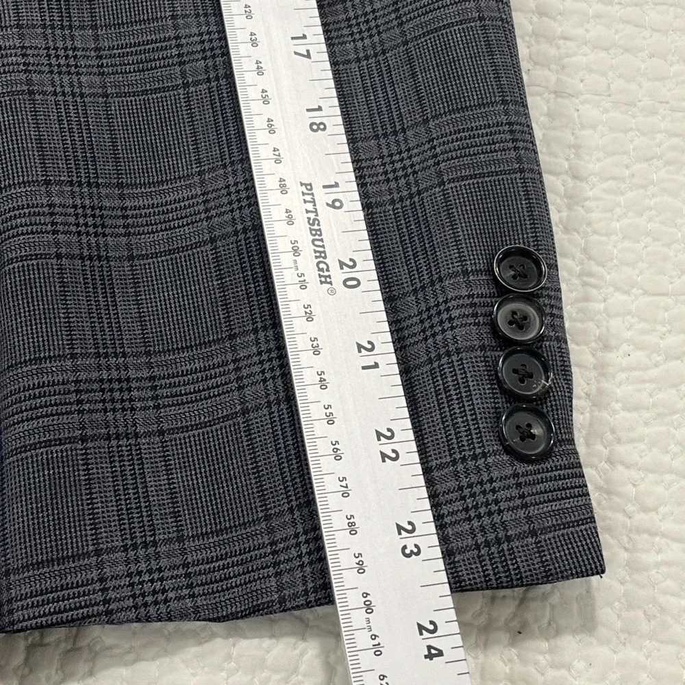 BOSS Hugo Boss Men's Tesse Biella Wool Gray Plaid Blazer Sport Coat Jacket 42R